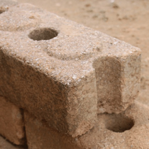 بلوک سیمانی غیر استاندارد با کیفیت نامناسب